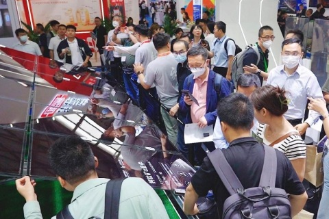 上海太阳能光伏与智慧能源大会暨展览会SNEC展会现场图片