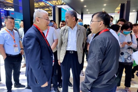 上海太阳能光伏与智慧能源大会暨展览会SNEC展会现场图片