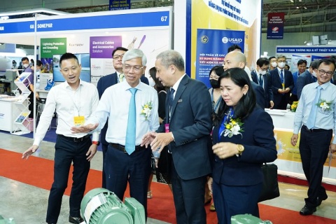 越南电力设备、太阳能、风能展展会现场图片