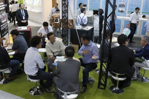 日本大阪复合材料展览会展会现场图片