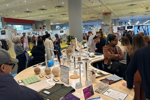 美国纽约服装采购展览会展会现场图片