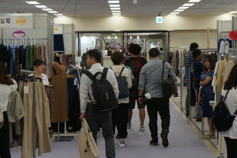 日本东京服装成衣展览会展会现场图片